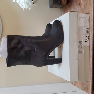 NEW! Banana Republic Black Leather Booties SZ 8.5